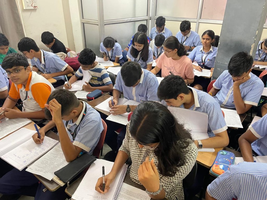 Students studying in Target 1 Academy classroom during NEET and JEE preparation in Chinchwad